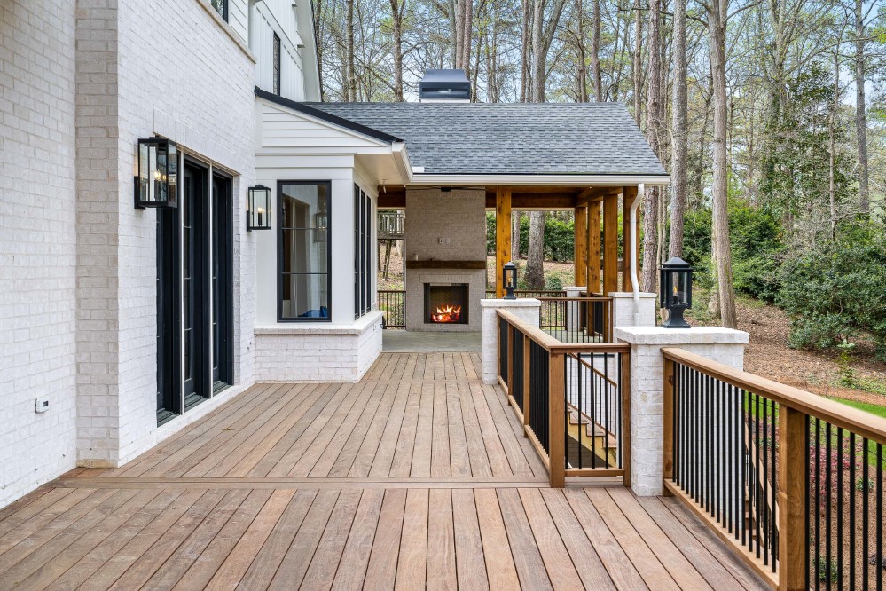 3302 Finistere Court